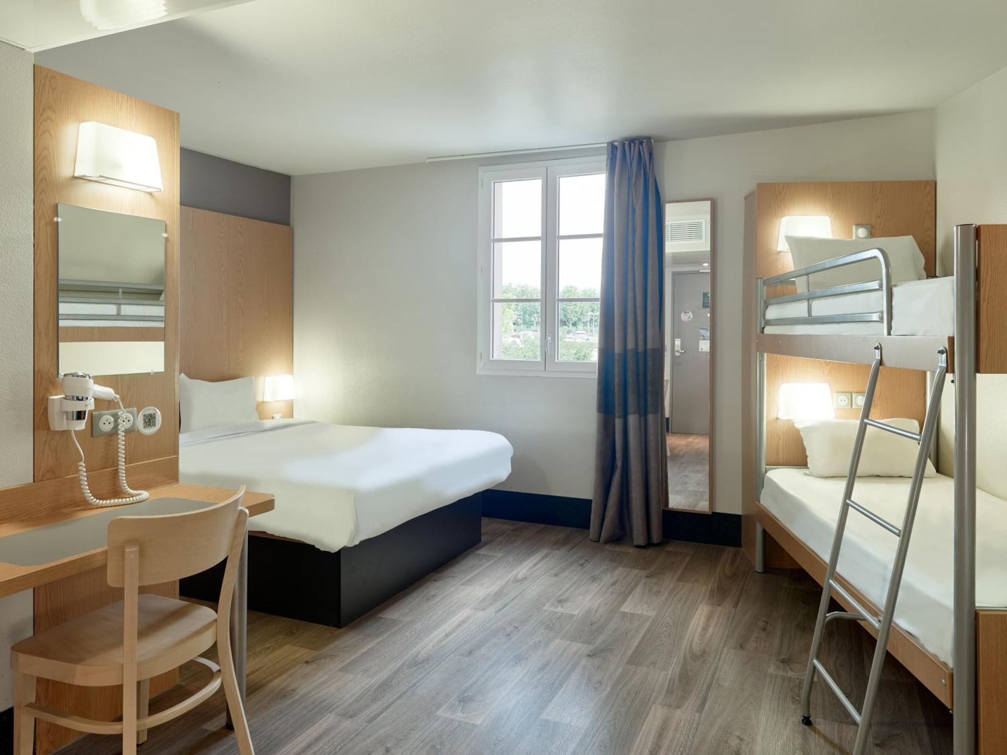 B&B Hotel Pres De Disneyland Paris Magny-le-Hongre Esterno foto